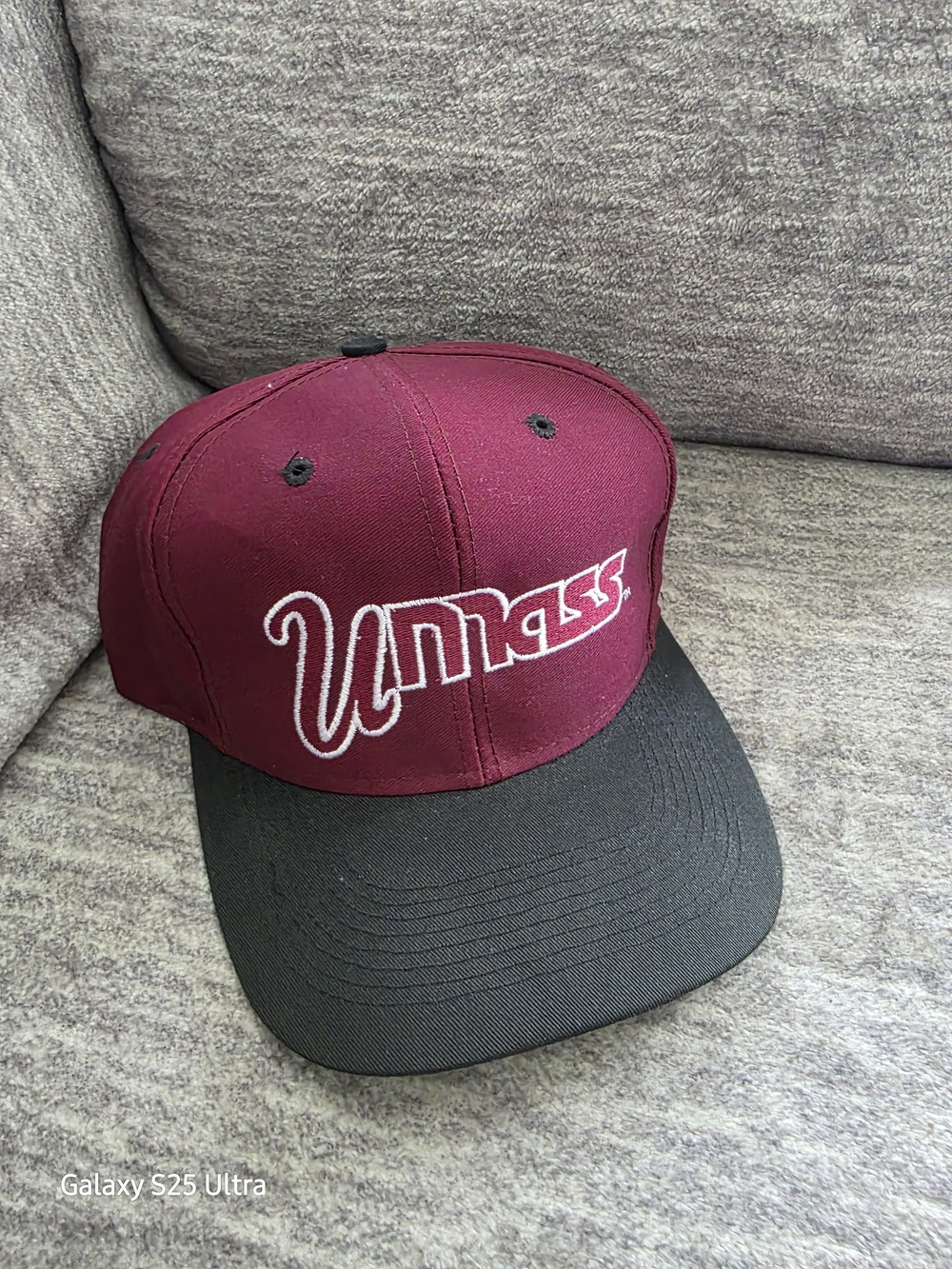 LOGO 7 Maroon and White Collegiate Cap Label